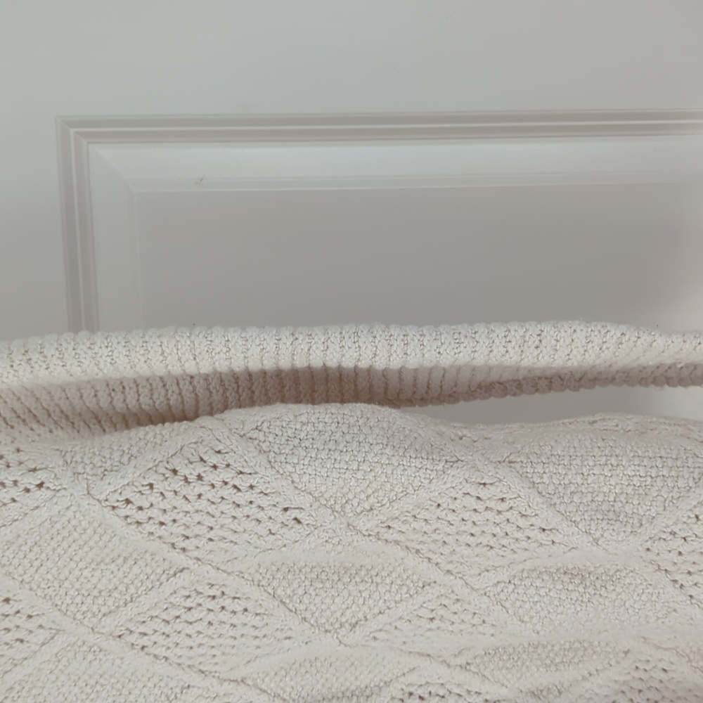 American Eagle Outfitters off-white chunky Sweater - Picture 10 of 13